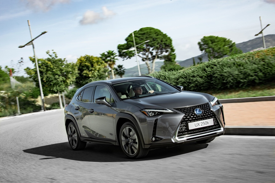 LEXUS UX 