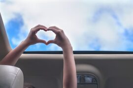 ¿Viajas en coche este verano? Te ofrecemos 10 consejos para viajar por carretera