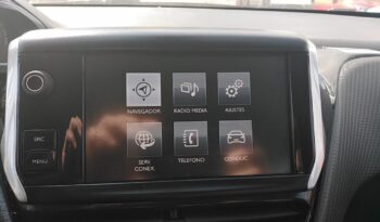 Peugeot 2008 ALLURE PURETECH 1.2 110CV 5P lleno