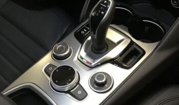 Alfa Romeo Giulia 2.0 TURBO 147KW SPRINT AUTO 200 4P lleno