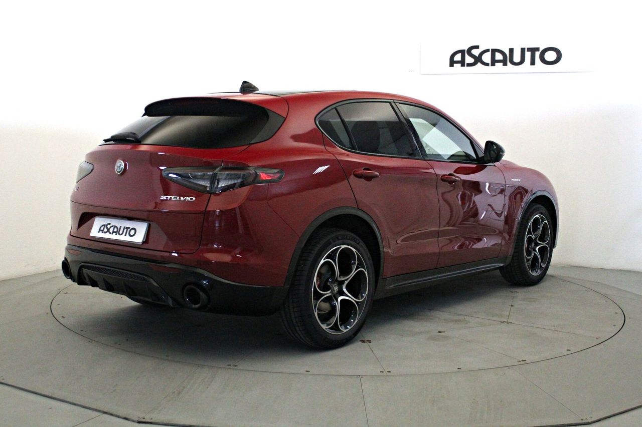Alfa Romeo Stelvio 2.1 TD TURBO 154KW VELOCE AUTO 4WD 210 5P