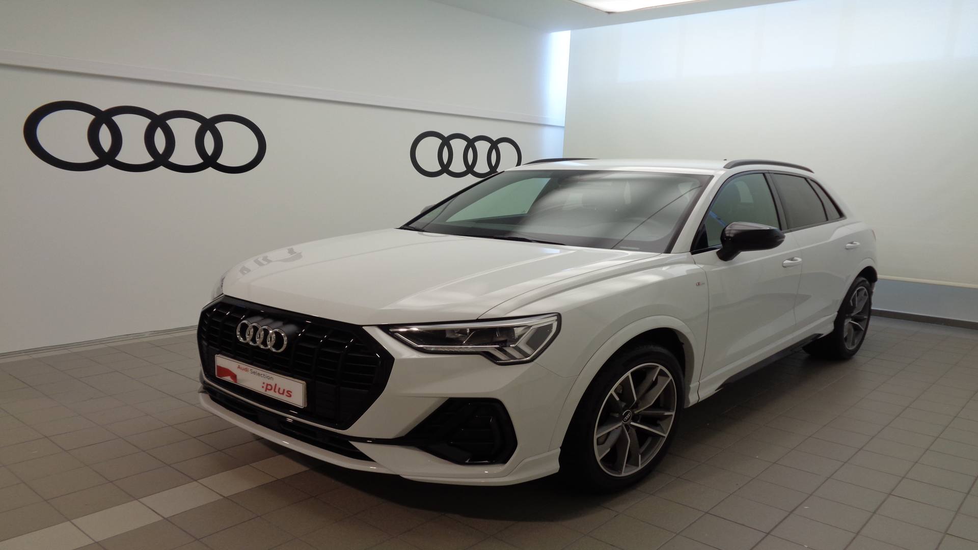 Audi Q3 35 TDI Black line S tronic 110kW
