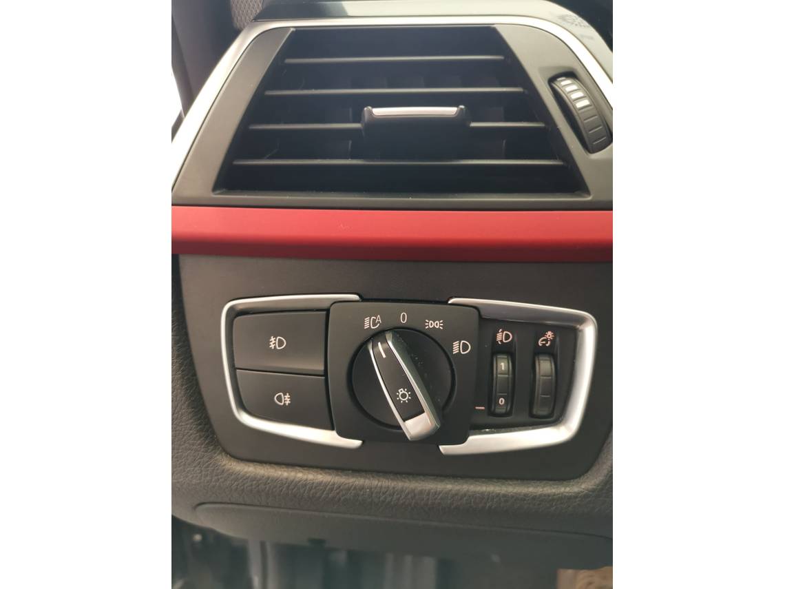 BMW 318d Touring lleno