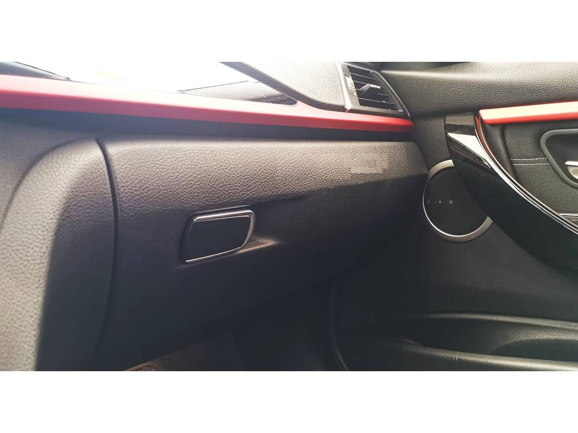 BMW 318d Touring lleno
