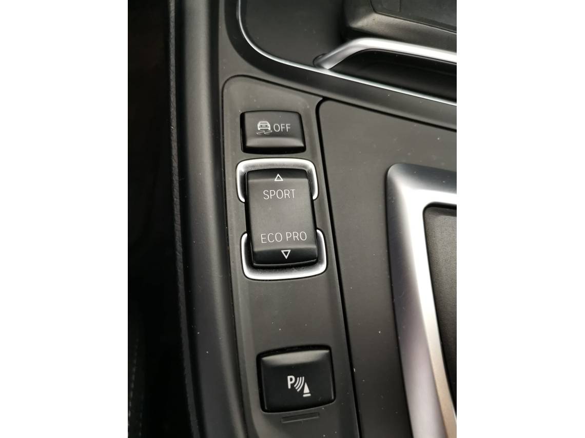 BMW 318d Touring lleno