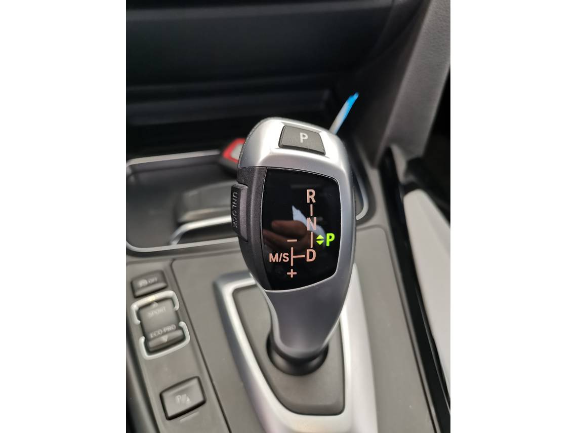 BMW 318d Touring lleno