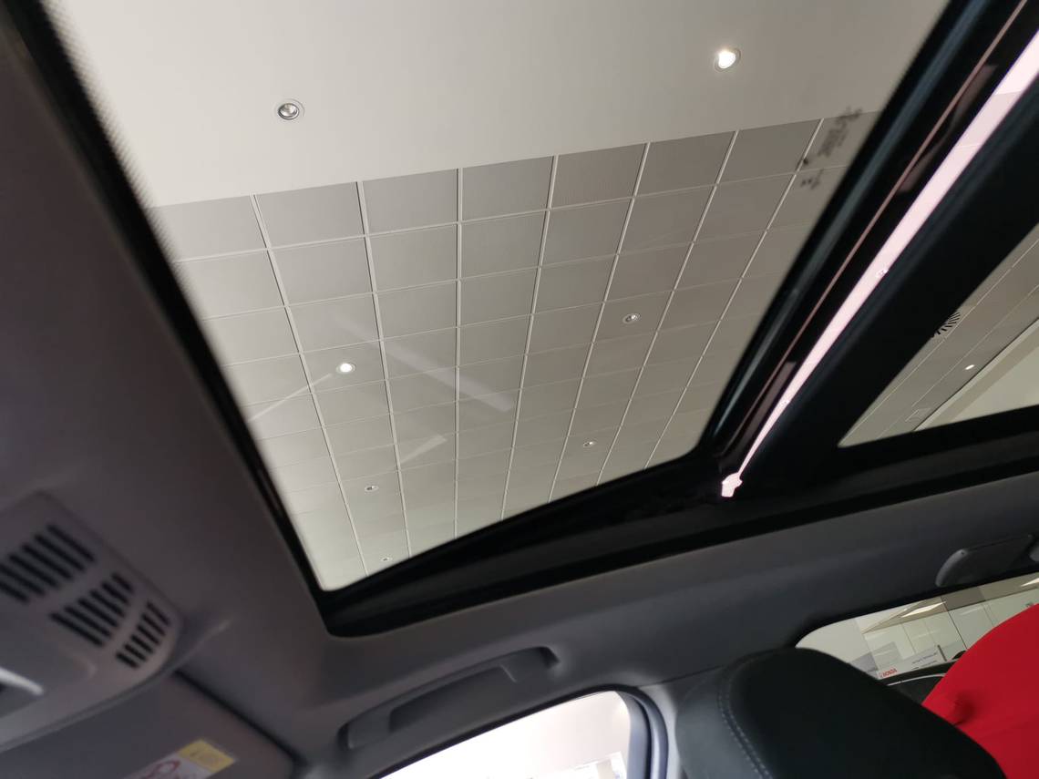 BMW 318d Touring lleno