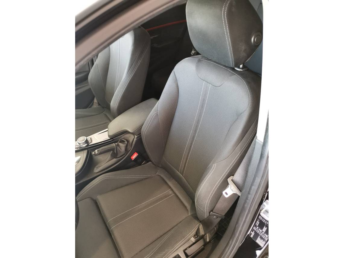 BMW 318d Touring lleno