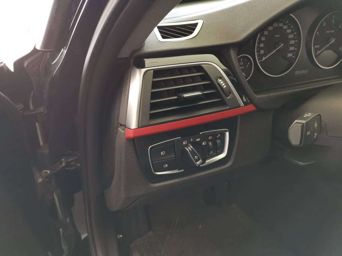 BMW 318d Touring lleno
