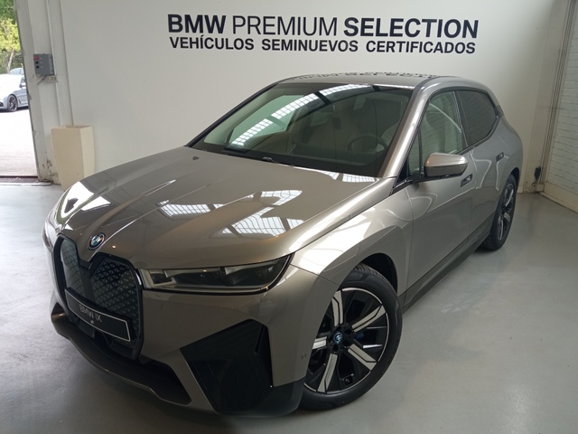 BMW iX xDrive40 240 kW (326 CV)
