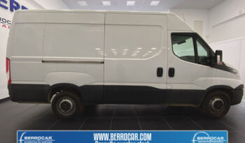 Iveco Daily Furgon 2.3 TD 35S 16 V 4100/H2 115 kW (156 CV) lleno