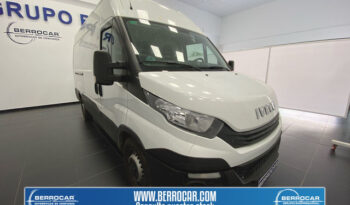 Iveco Daily Furgon 2.3 TD 35S 16 V 4100/H2 115 kW (156 CV) lleno