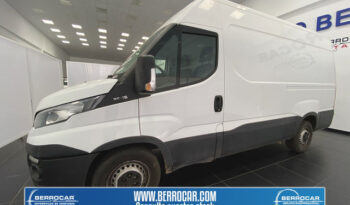 Iveco Daily Furgon 2.3 TD 35S 16 V 4100/H2 115 kW (156 CV) lleno