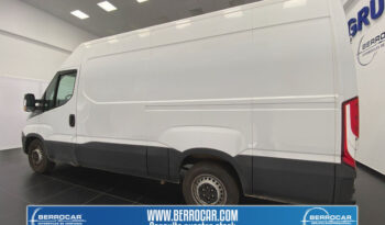 Iveco Daily Furgon 2.3 TD 35S 16 V 4100/H2 115 kW (156 CV) lleno
