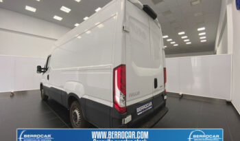Iveco Daily Furgon 2.3 TD 35S 16 V 4100/H2 115 kW (156 CV) lleno