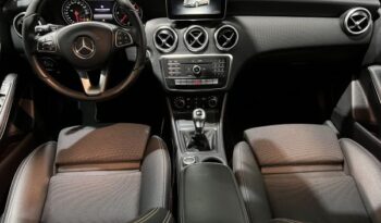 Mercedes-Benz Clase A A 180 d Style lleno