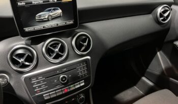 Mercedes-Benz Clase A A 180 d Style lleno