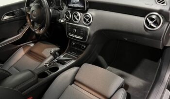 Mercedes-Benz Clase A A 180 d Style lleno