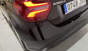 Mercedes-Benz Clase A A 180 d Style lleno