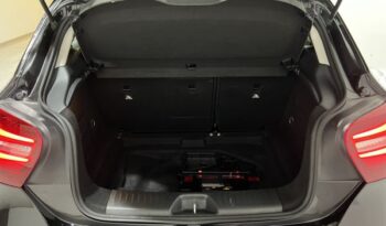 Mercedes-Benz Clase A A 180 d Style lleno