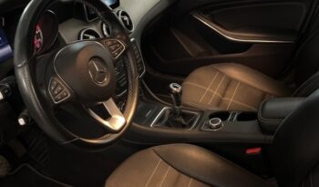Mercedes-Benz Clase CLA 200 d Urban Shooting Brake lleno
