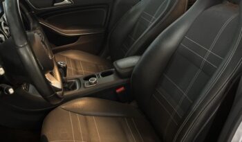 Mercedes-Benz Clase CLA 200 d Urban Shooting Brake lleno
