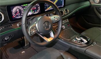 Mercedes-Benz Clase E 300 de lleno