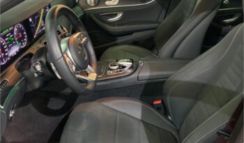 Mercedes-Benz Clase E 300 de lleno