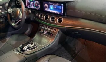 Mercedes-Benz Clase E 300 de lleno