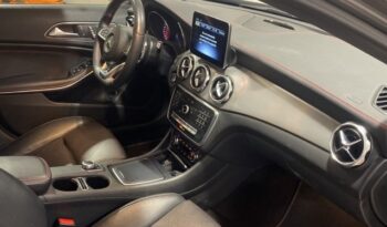 Mercedes-Benz GLA 200 AMG Line lleno