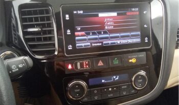 Mitsubishi Outlander 220 DI-D Kaiteki Auto 4WD lleno