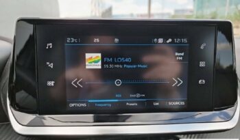 Peugeot 2008   Puretech 130 S&S EAT8 Allure lleno