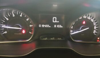 Peugeot 2008 Signature PureTech 110 S&S 6 Vel. MAN lleno