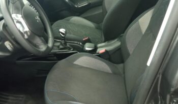 Peugeot 2008 Signature PureTech 110 S&S 6 Vel. MAN lleno
