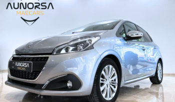 Peugeot 208  1.2L PureTech 82cv Signature lleno