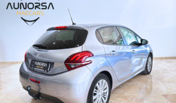 Peugeot 208  1.2L PureTech 82cv Signature lleno
