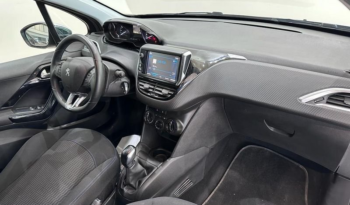 Peugeot 208  1.2L PureTech 82cv Signature lleno