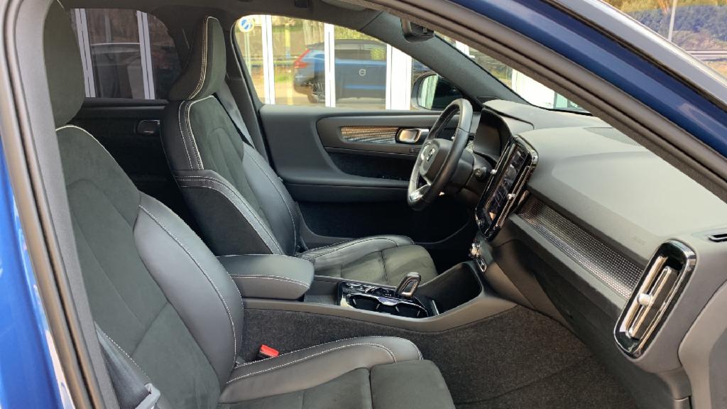 Volvo XC40 1.5 T4 RECHARGE R-DESIGN DCT 211 5P