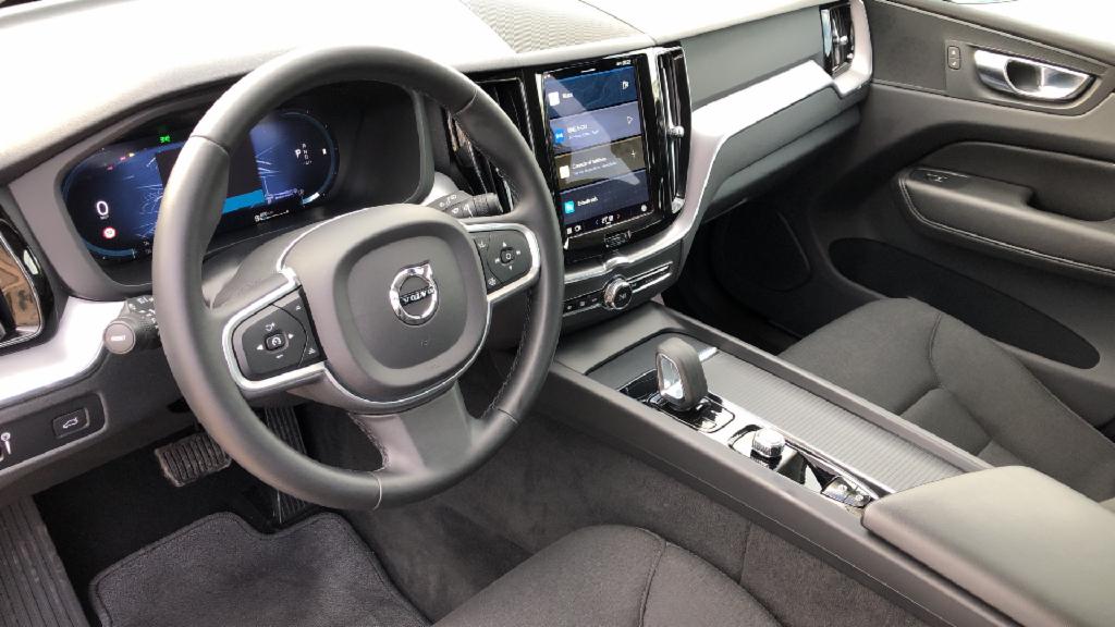 Volvo XC60 2.0 B4 D MOMENTUM PRO AUTO 197 5P
