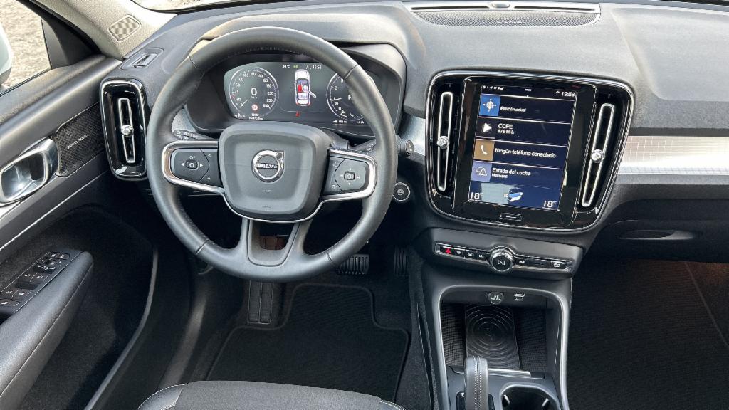 Volvo XC70 T4 MOM AUT AC120D126 lleno