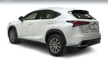 Lexus NX 2.5 300h Business Navigation 2WD lleno