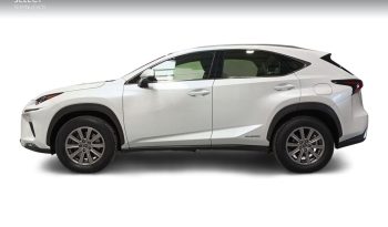 Lexus NX 2.5 300h Business Navigation 2WD lleno