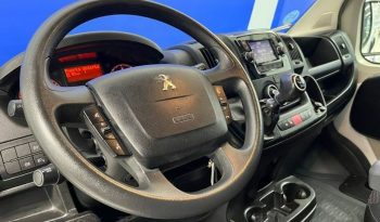 Peugeot Boxer Furgon BlueHDi 140 S&S 335 L2H2 103 kW (140 CV) lleno