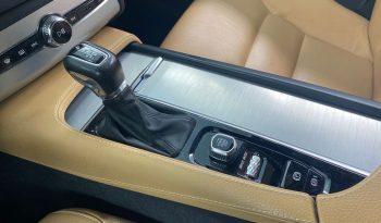 Volvo XC-90 todoterreno 2.0 T5 MOMENTUM 4WD AUTO 5P 7 Plazas lleno