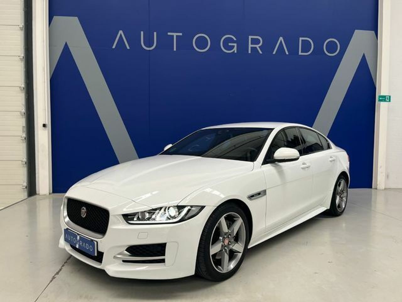 Jaguar XE 2.0 Diesel R-Sport RWD 132 kW (180 CV)