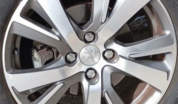 Peugeot 2008 Allure 1.2 PureTech 81KW (110CV) S&S lleno