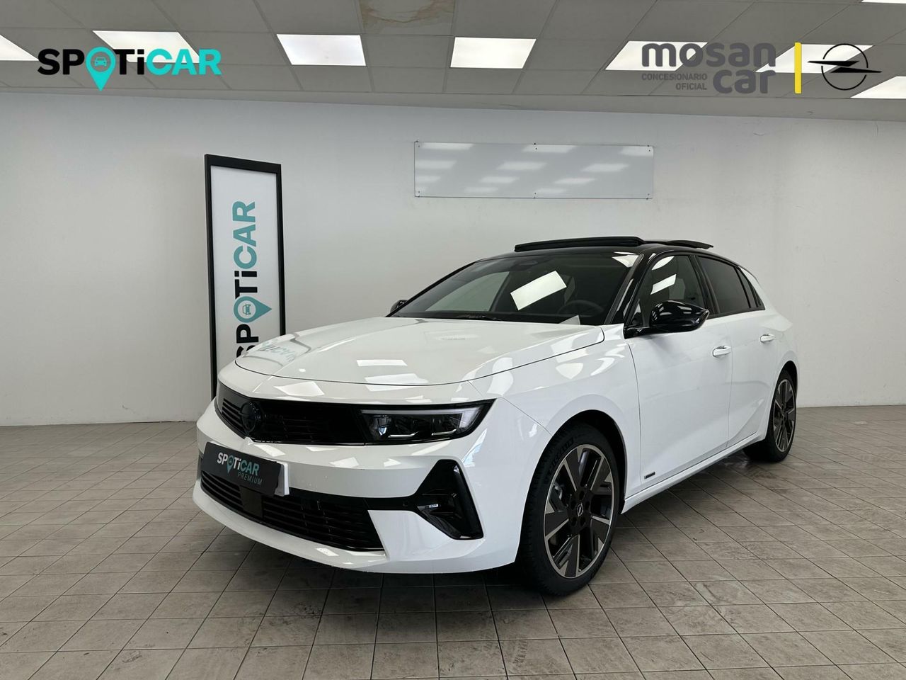 Opel Astra ELECTRICO 54KW 156 GS TECHO PANO GPS LL18 RADAR AV AR+CAM KEYLESS