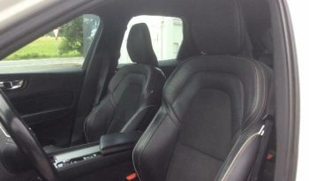 Volvo XC60 todoterreno 2.0 D4 R-DESIGN AUTO 5P lleno