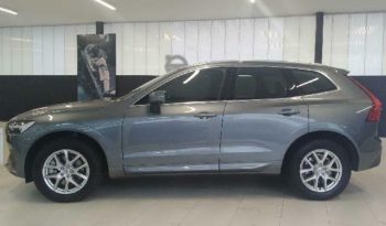 Volvo XC60 todoterreno 2.0 D4 MOMENTUM PRO AUTO 5P lleno