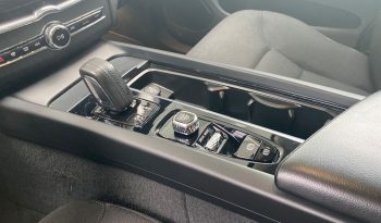 Volvo XC60 todoterreno 2.0 B5 D MOMENTUM AUTO 4WD 5P lleno